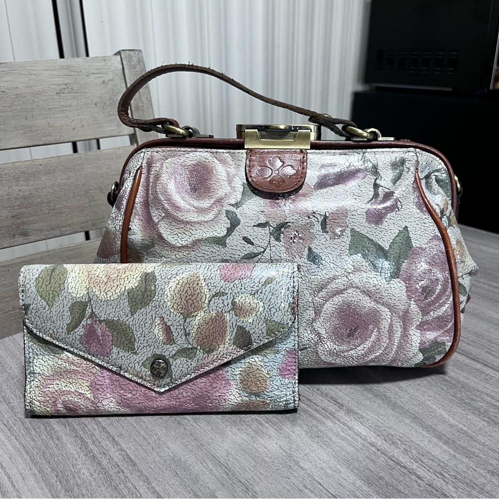 EUC Patricia Nash Crackled Rose Garden Gracchi Satchel & Matching Aprilia Wallet